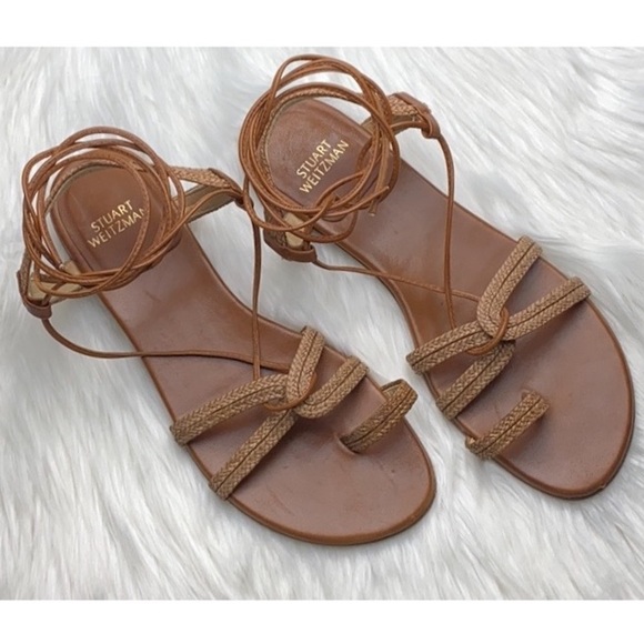 Stuart Weitzman Womens Looping Flat Sandal Stuart Weitzman Womens Looping Flat Sandal